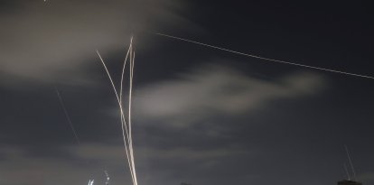 El sistema de defensa aérea israelí intercepta misiles de Irán